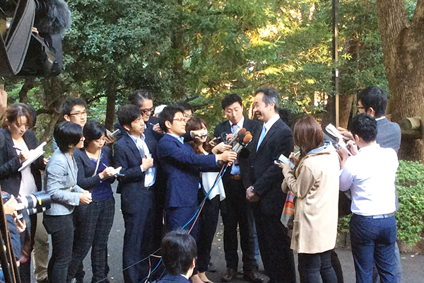 2015.10.07 Professor Kajita meeting with members of the media the morning after the press conference